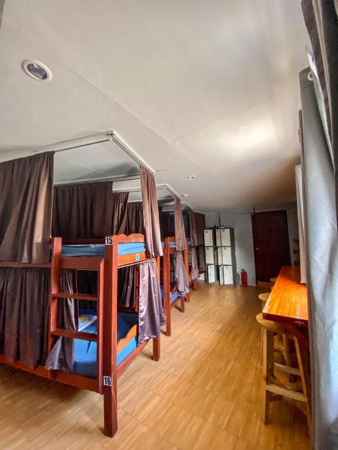 West Coast Beach House Cebu Extérieur photo