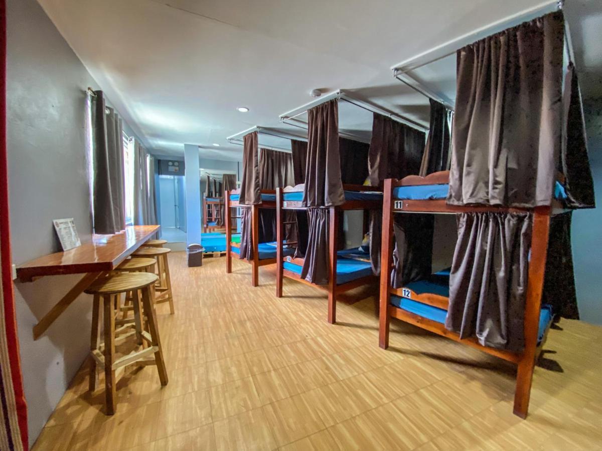 West Coast Beach House Cebu Extérieur photo