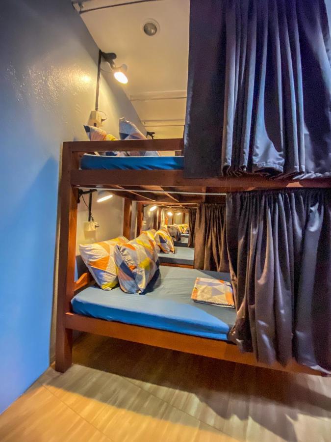 West Coast Beach House Cebu Extérieur photo