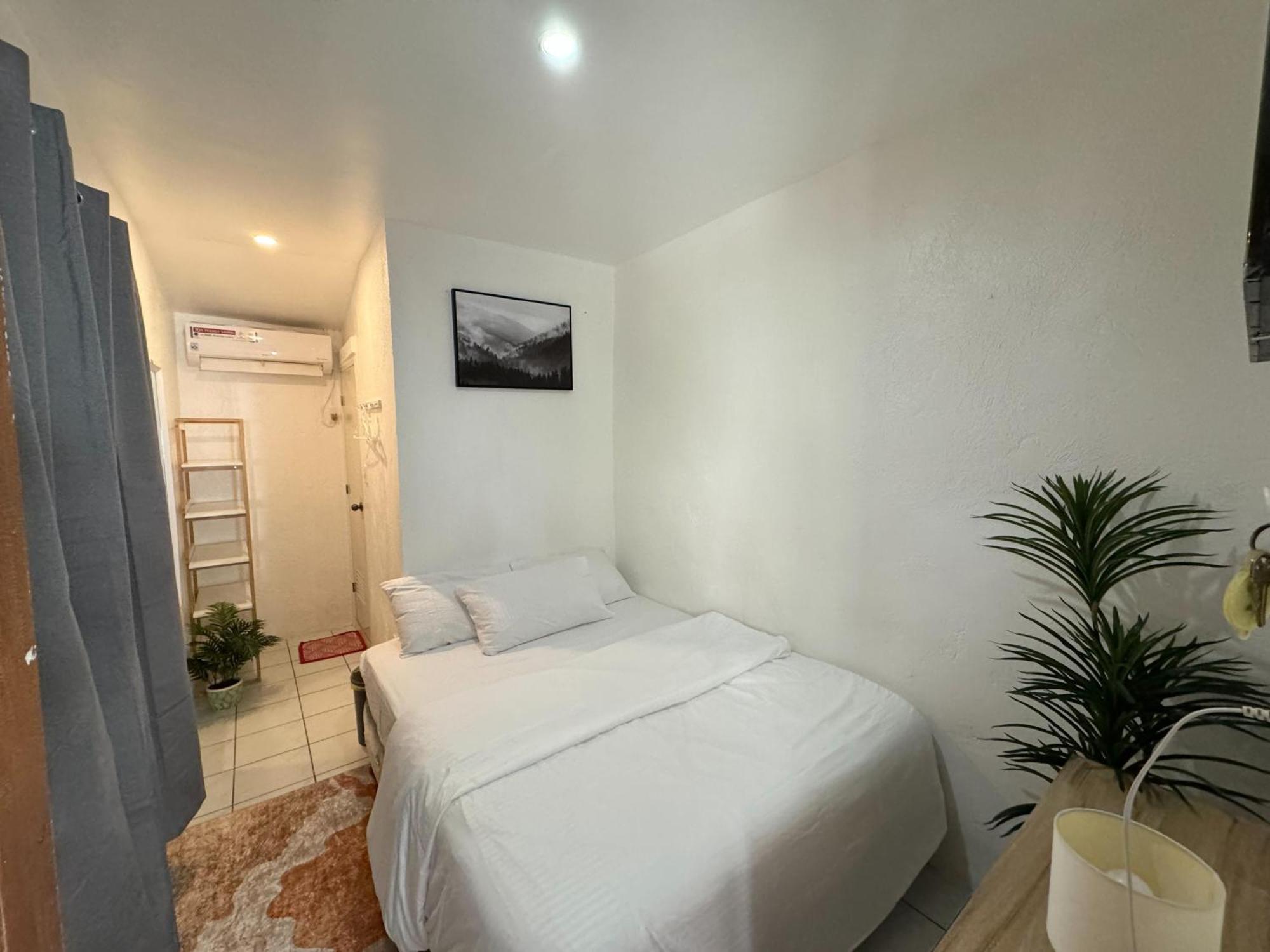 West Coast Beach House Cebu Extérieur photo