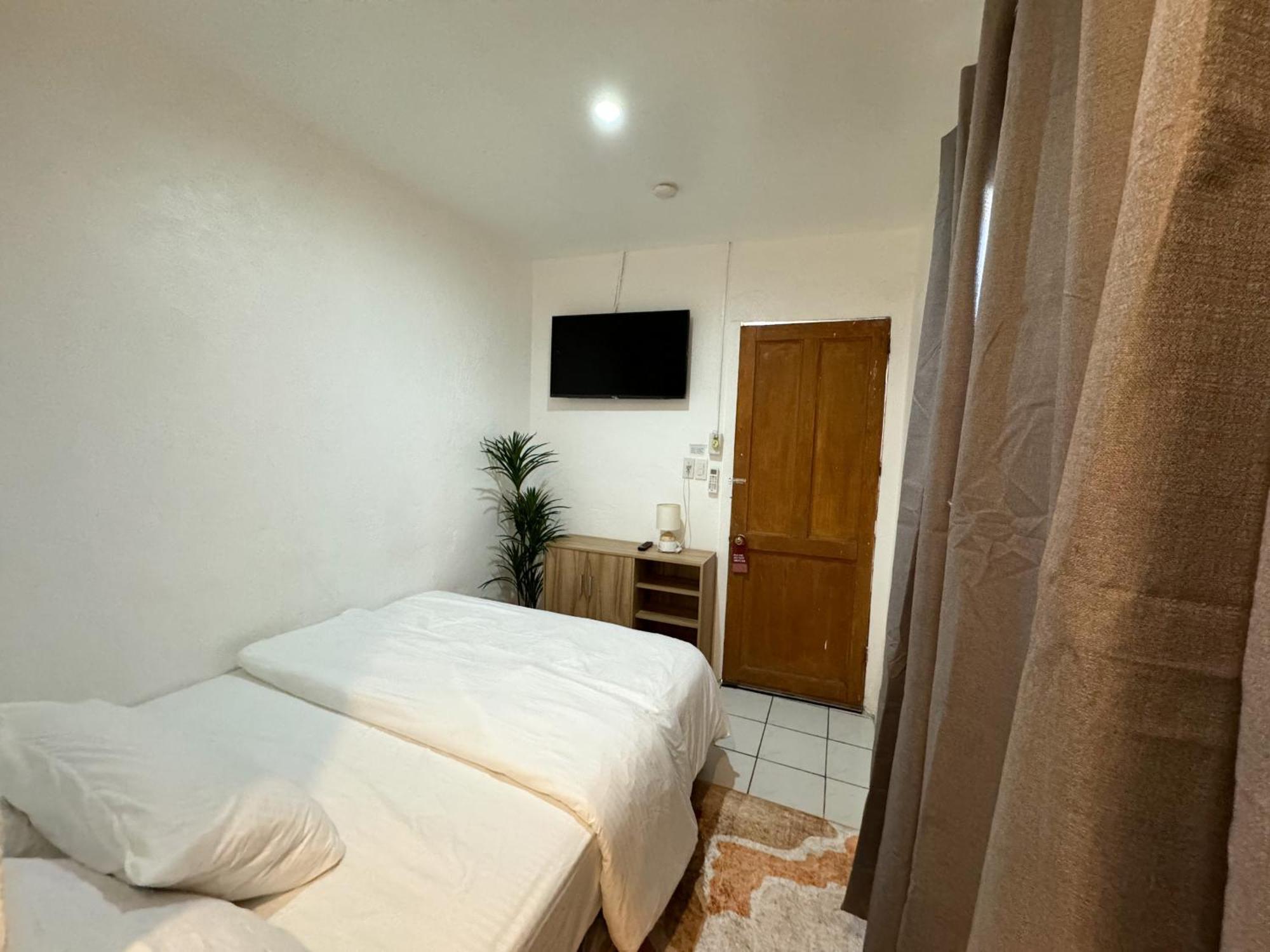 West Coast Beach House Cebu Extérieur photo