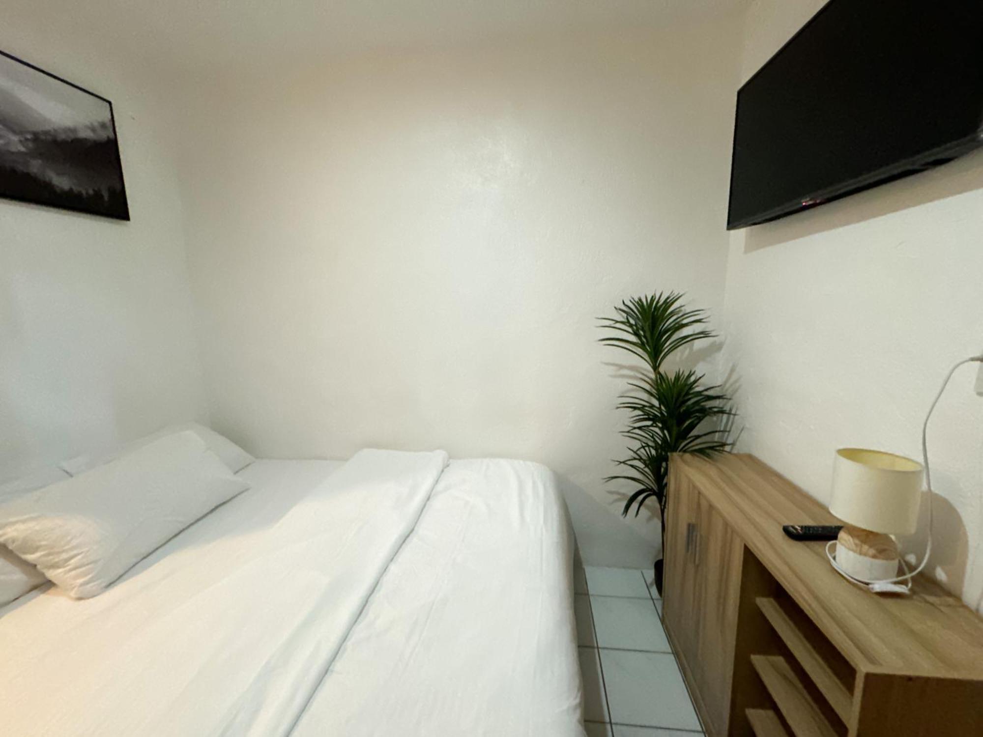 West Coast Beach House Cebu Extérieur photo