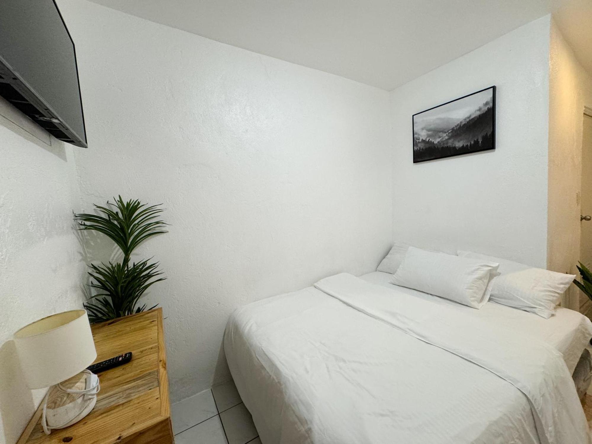 West Coast Beach House Cebu Extérieur photo