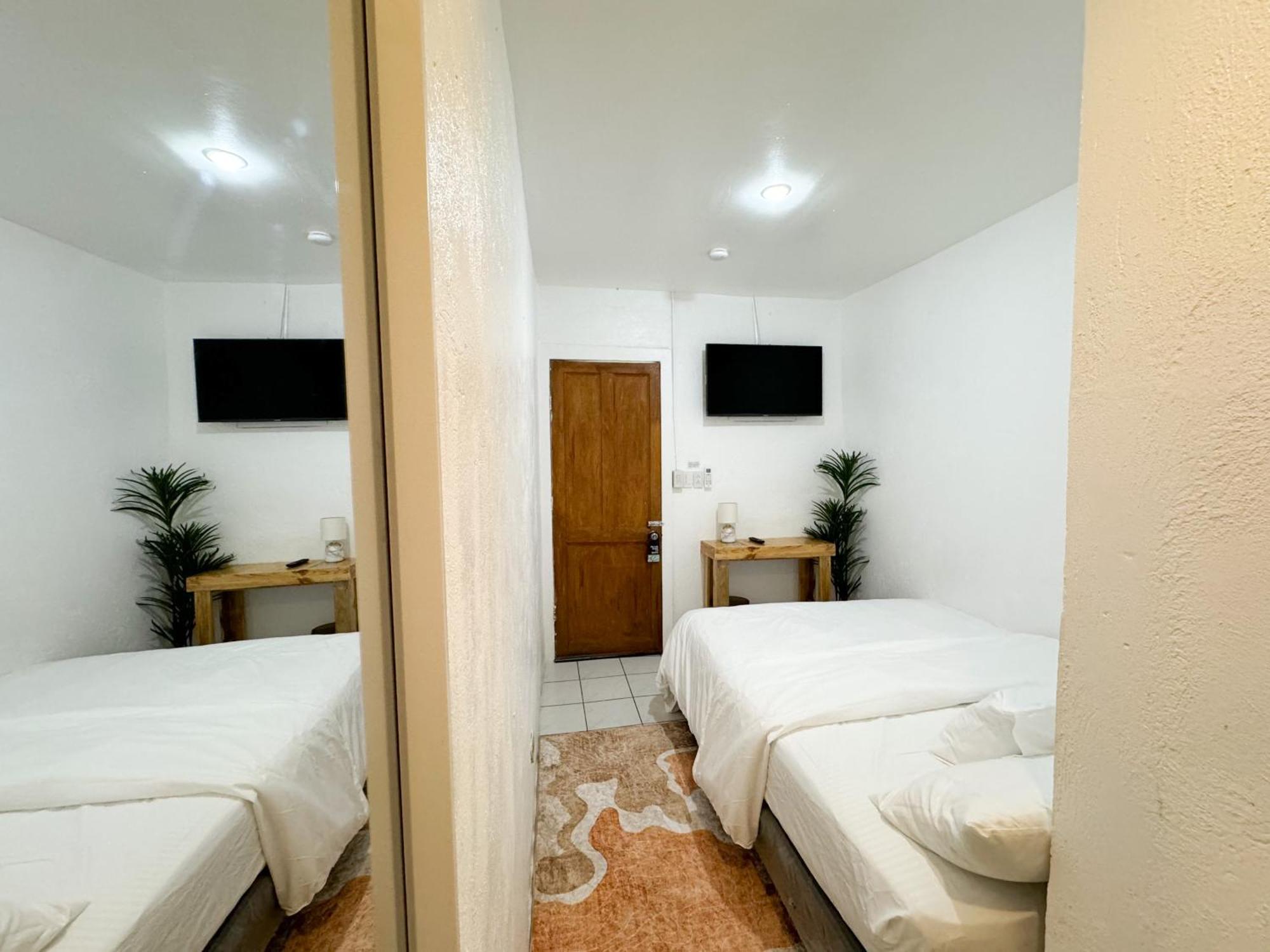 West Coast Beach House Cebu Extérieur photo